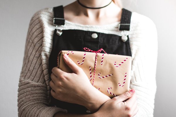 Weihnachtsgeschenke werden 2020 vermehrt online gekauft
